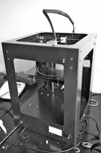 河南80后 創(chuàng)客 拿5000元創(chuàng)業(yè) 造出3d打印機